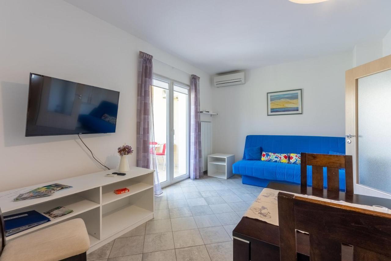Apartments Vesna Малинска Экстерьер фото