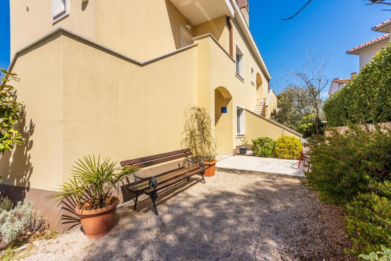 Apartments Vesna Малинска Экстерьер фото