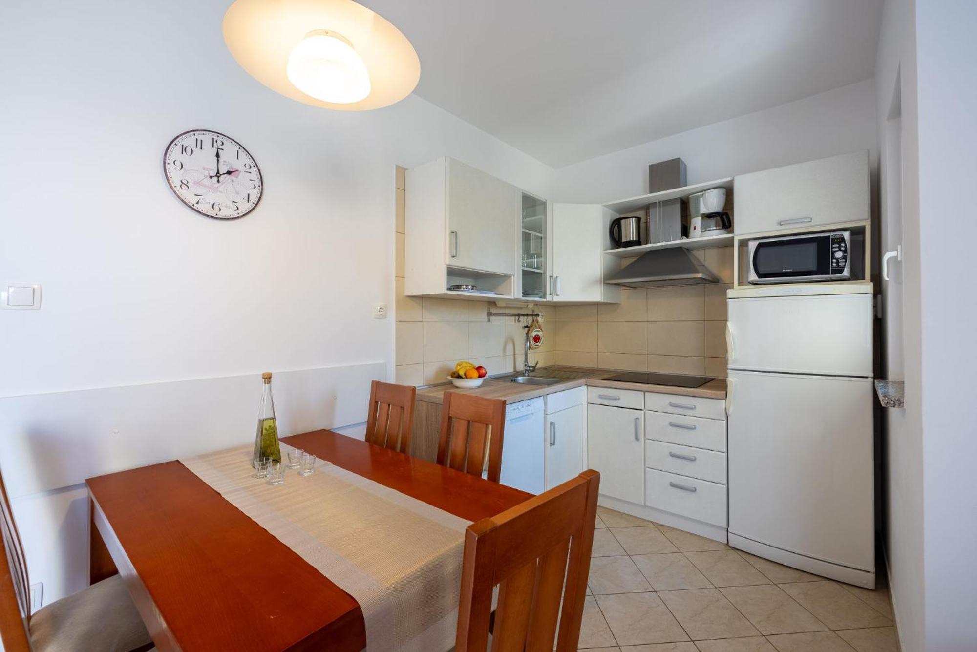 Apartments Vesna Малинска Экстерьер фото