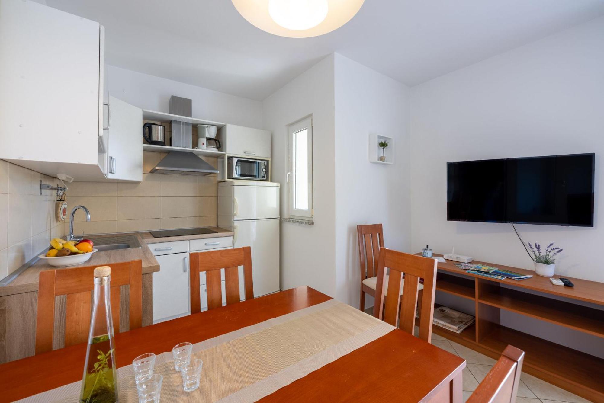 Apartments Vesna Малинска Экстерьер фото