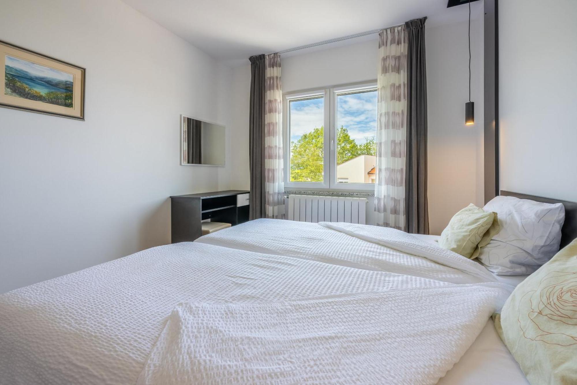 Apartments Vesna Малинска Экстерьер фото