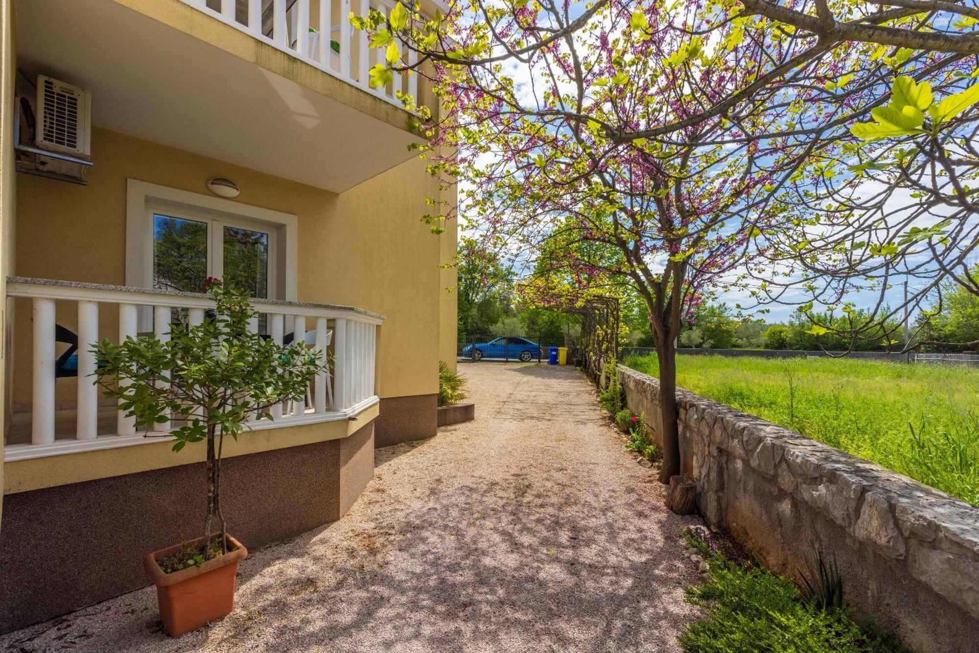 Apartments Vesna Малинска Экстерьер фото